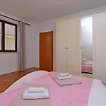 Apartamento With Parking Space Lopar, Rab - 21808 Lopar