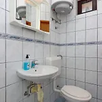 Apartamento With Parking Space Lopar, Rab - 21808 *