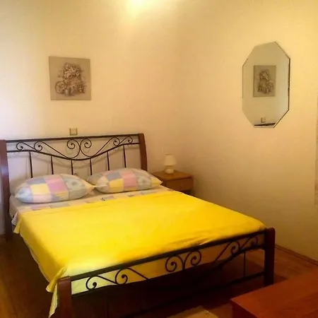Apartment With A Parking Space Lopar, Rab - 21808