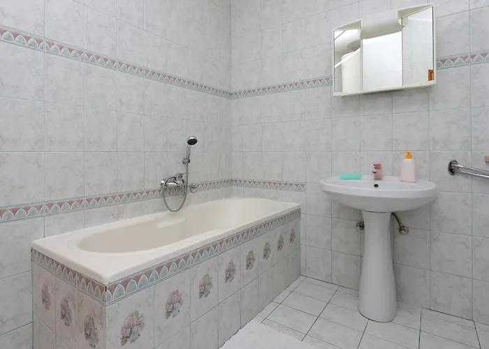 With Parking Space Lopar, Rab - 21808 Appartement Lopar